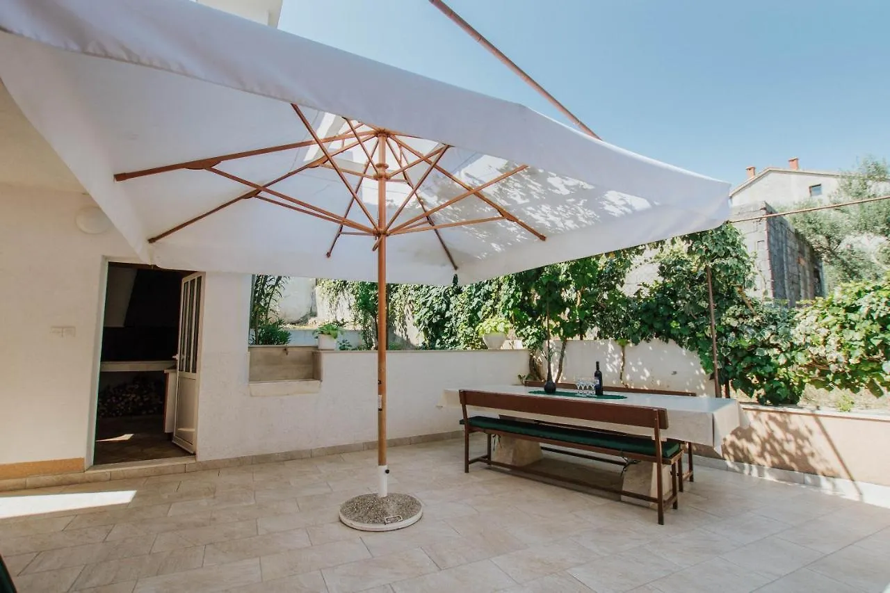 Apartments By The Sea Arbanija, Ciovo - 1085 Trogir 0*,