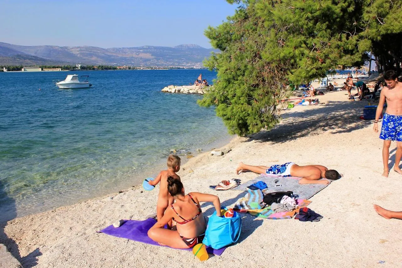 Apartments By The Sea Arbanija, Ciovo - 1085 Trogir